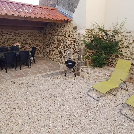 Gite De La Fecleval 6 Personnes Proche Du Puy Dufou Saint-Mesmin  Kültér fotó