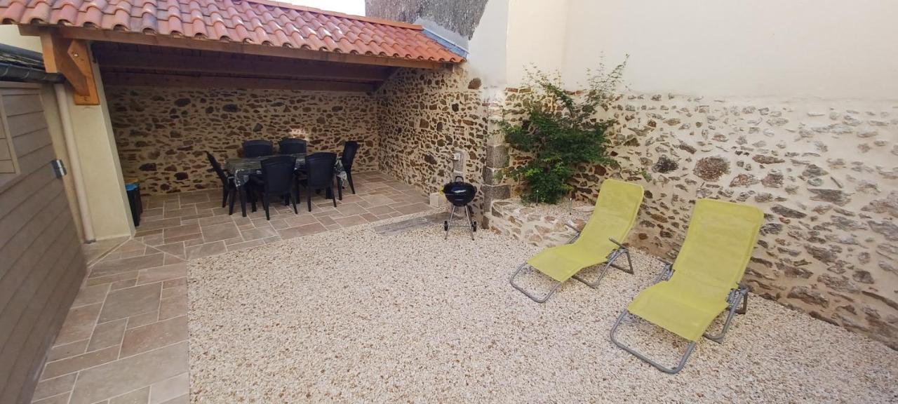 Gite De La Fecleval 6 Personnes Proche Du Puy Dufou Saint-Mesmin  Kültér fotó